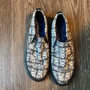 Blowfish Women's Black Skull Print Shoes